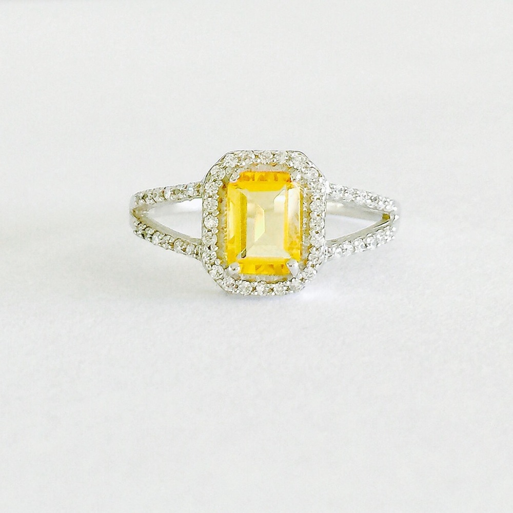 ✨Genuine Citrine and CZ ring - Size 7.5✨